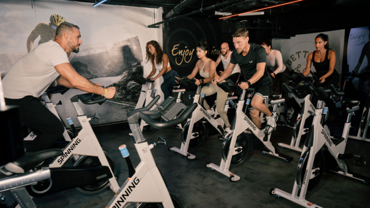 כניסת אורח.ת חד פעמית למועדוני הולמס פלייס וגו אקטיב